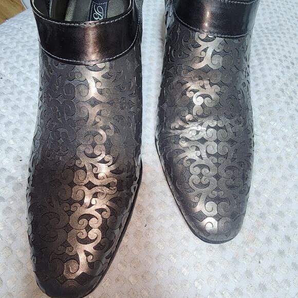 BRIGHTON EUC SZ 7.5 RHYTHM LAZER CUT LEATHER BOOTIES - Picture 4 of 10